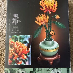 Orange and Green Flower Building Set Lego 10368 Chrysanthemum
